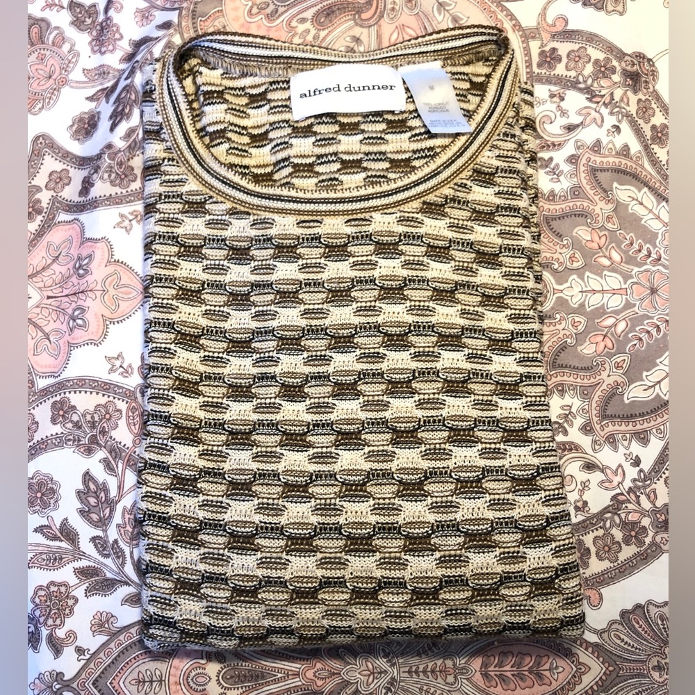 thin knitted cream patterned sweater